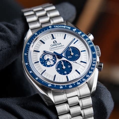 omega speedmaster anniversary series silver snoopy award